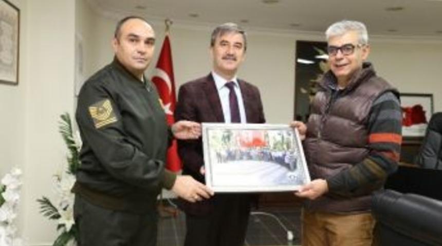 Başkan Şirin&rsquo;den G&uuml;rkaş&rsquo;a Anlamlı Hediye