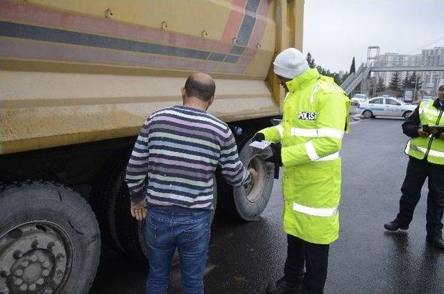 Malatya&rsquo;da Kış Lastiği Denetimleri Başladı 1