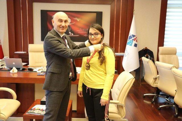 Hkü Farklı Spor Dallarında Madalyalarını Arttırıyor