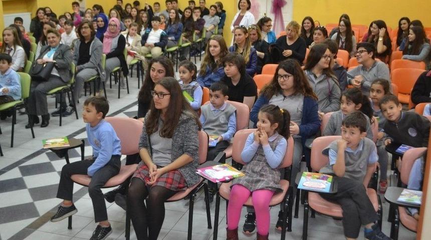 Geleneksel K&uuml;t&uuml;phanecilik S&ouml;yleşisi