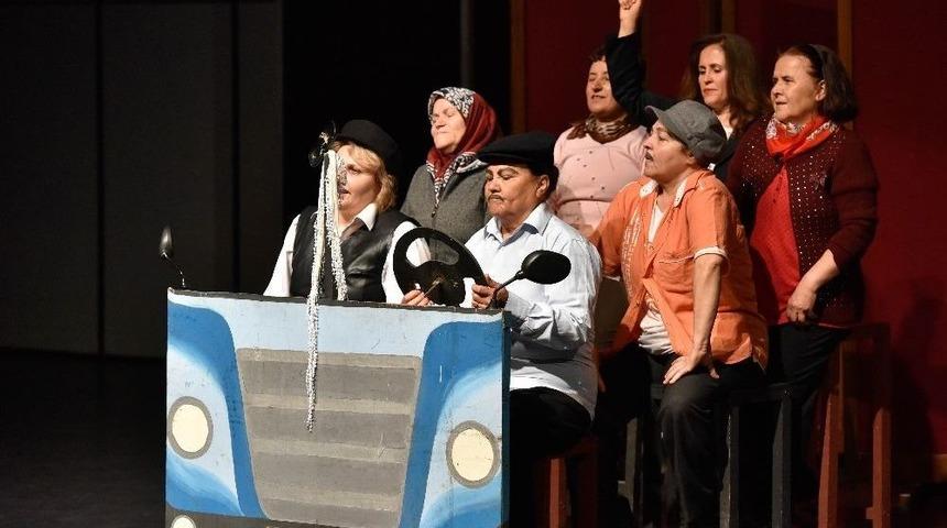 Kadınlar Muratpaşa&rsquo;da Sahne Aldı