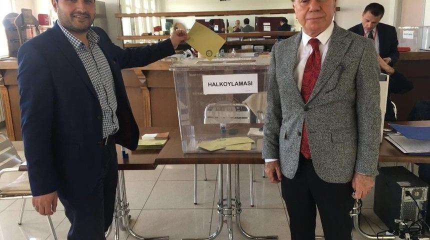 Ak Partililer Hasan Polatkan Havaalanında Gurbet&ccedil;ilerle Buluştu