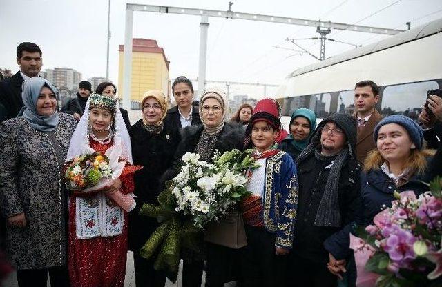 Emine Erdoğan Hızlı Tren Kullandı 2