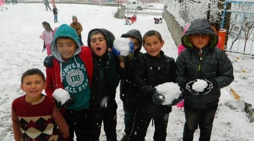 Kar &Ccedil;ocukların Neşe Kaynağı Oldu