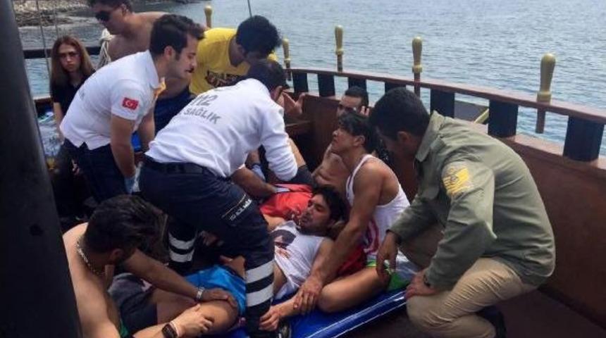 İranlı Turist Tekneden Denize Atlarken Yaralandı