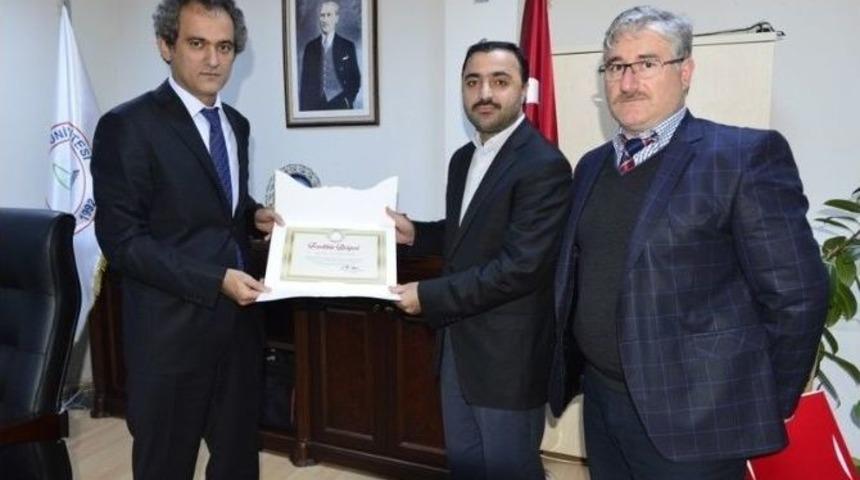 Rektör Özer İlahiyat Fakültesi’ni Gezdi