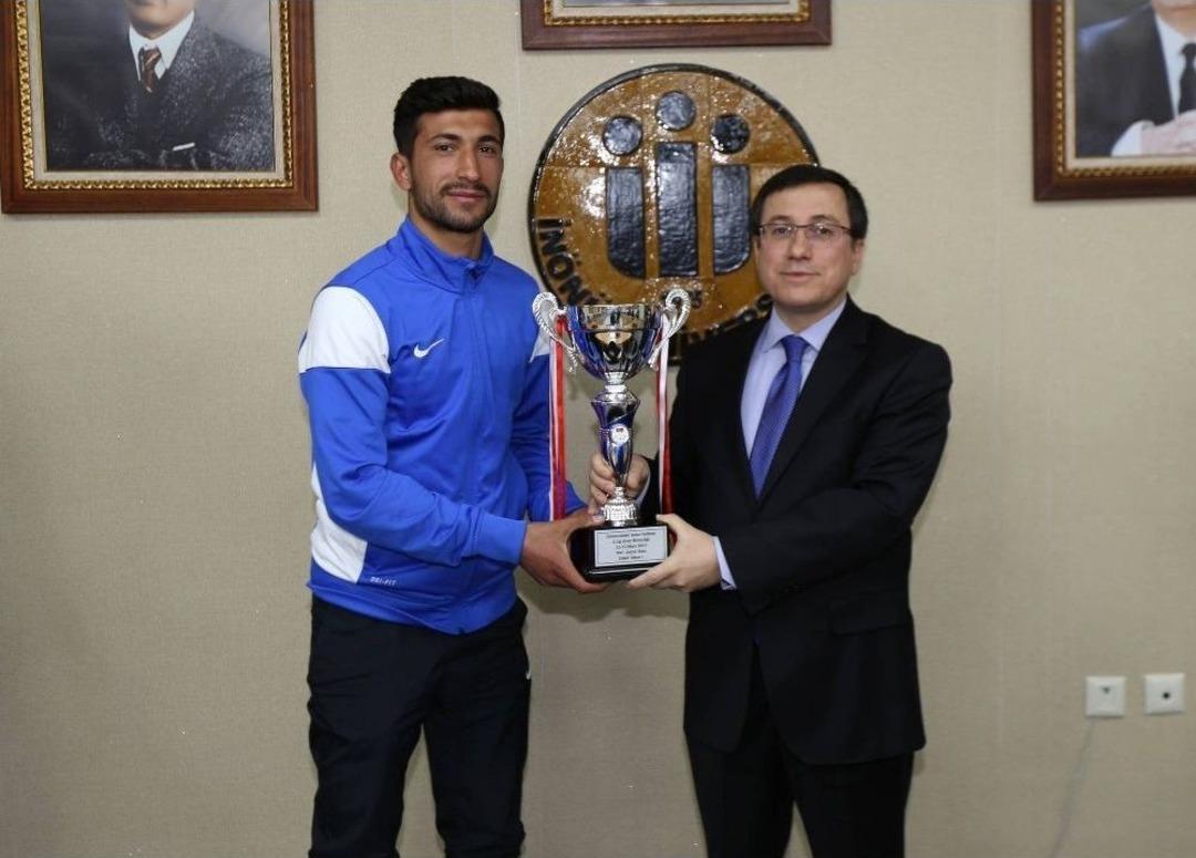 Başarılı Sporculardan Rekt&ouml;r Prof. Dr. Kızılay&rsquo;a Ziyaret