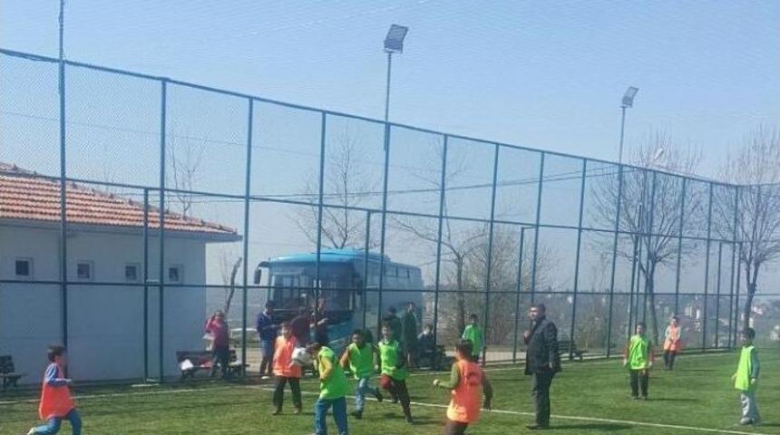 Ak&ccedil;akoca&rsquo;ya Kazandırılan Saha Yoğun İlgi G&ouml;r&uuml;yor