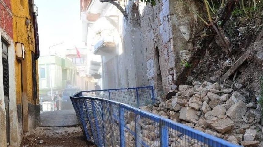 Milas&rsquo;ta Tarihi Ev Yıkıldı