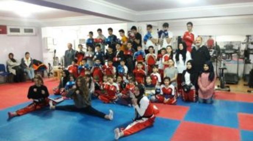 Kick Boks&ccedil;uların Kemer Heyecanı