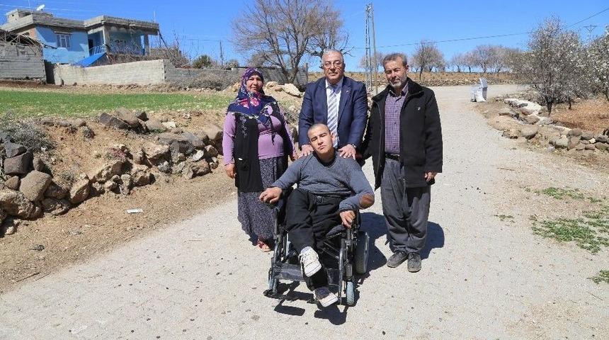 Şehitkamil&rsquo;de 4 Engelliye Daha Ak&uuml;l&uuml; Ara&ccedil; Ve Tekerlekli Sandalye Dağıtıldı