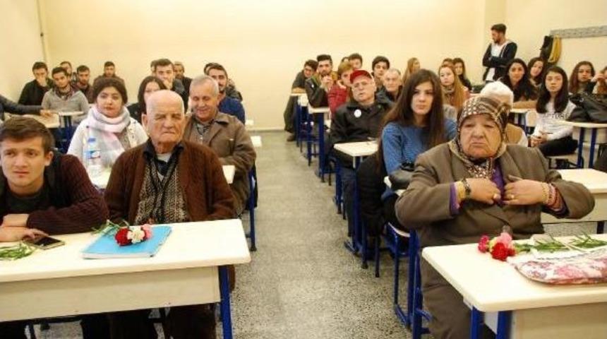 Huzurevi Sakinleri &Uuml;niversite Sıralarında