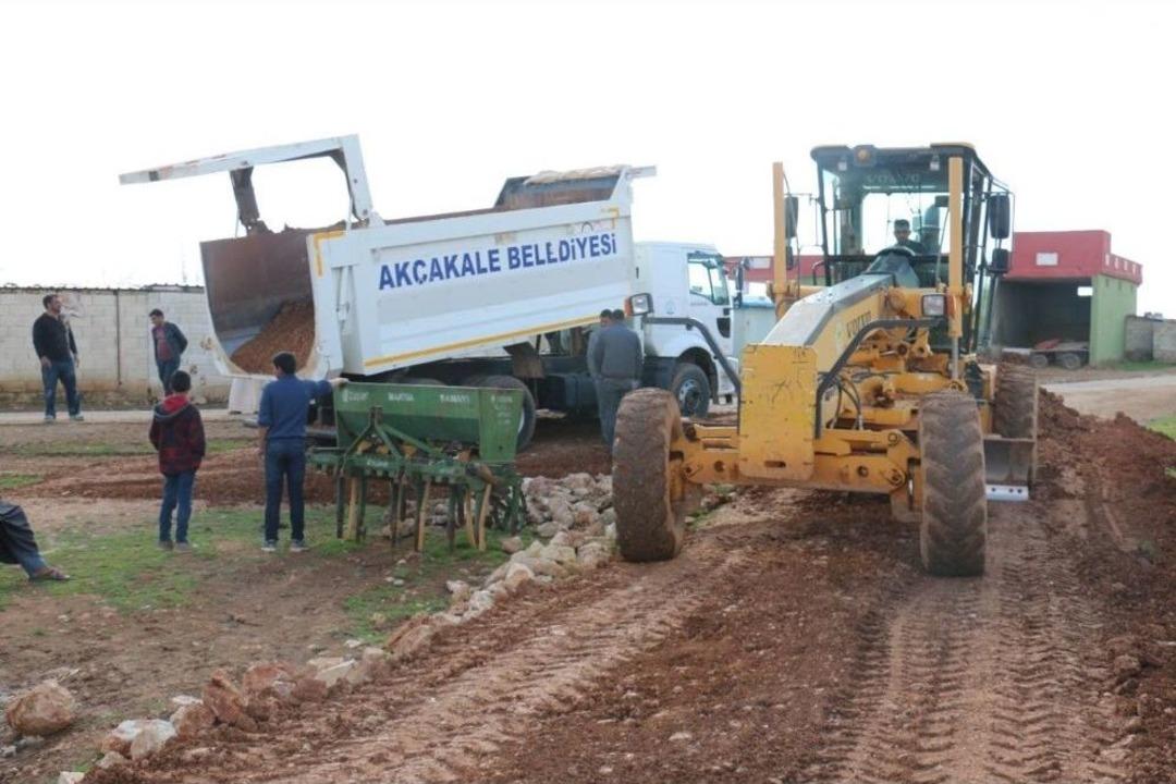 Ak&ccedil;akale Belediyesi Yol &Ccedil;alışmalarını S&uuml;rd&uuml;r&uuml;yor