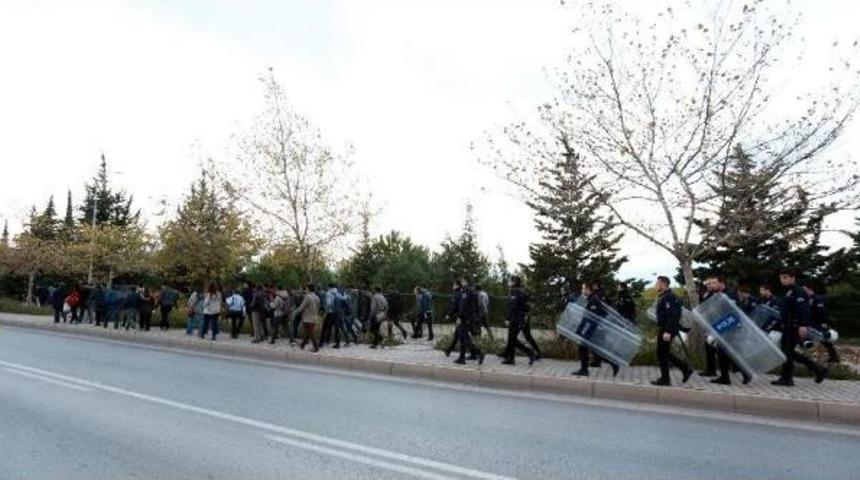 Akdeniz &Uuml;niversitesi'nde Kavga, 2 &Ouml;ğrenci Yaralı