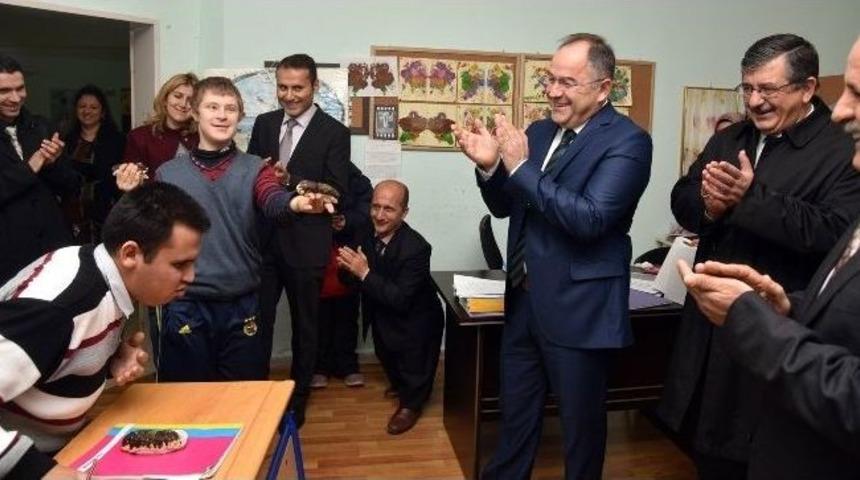 Engelliler Meclisi, Engelli Öğrencilerin Yüzünü Güldürdü