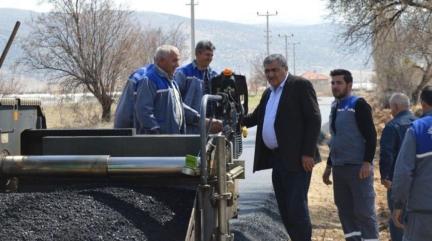 B&uuml;y&uuml;kşehir&rsquo;den Bozh&ouml;y&uuml;k Ve Z&uuml;mr&uuml;tova&rsquo;ya Sıcak Asfalt