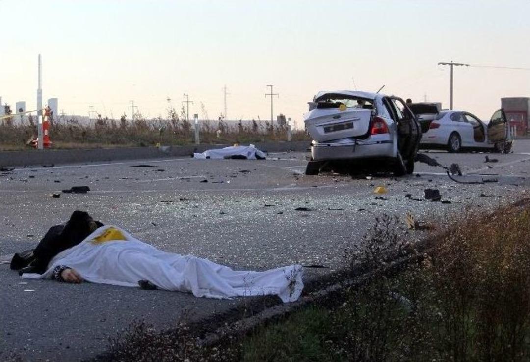 Kırklareli&rsquo;de Trafik Kazası: 2 &Ouml;l&uuml;, 2 Yaralı