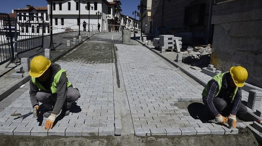 Hacı Bayram Camii Ve &Ccedil;evresine Estetik Dokunuş