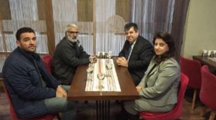 Talabani'nin Ankara Temsilcisi Demirtaş, Türk Ve Kışanak'ın Ailelerini Ziyaret Etti