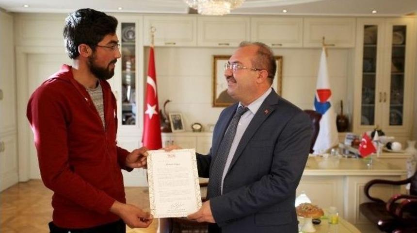 Ağrı İbrahim &Ccedil;e&ccedil;en &Uuml;niversitesi &Ouml;ğrencilerine Y&ouml;k&rsquo;ten Kutlama Mektubu