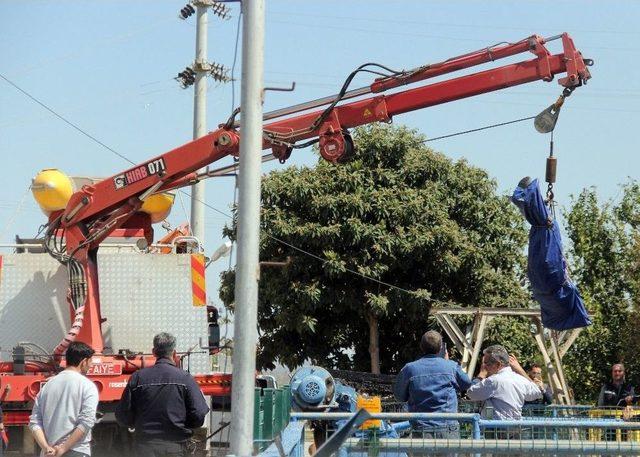 Sulama Kanalında Bulunan Ceset Vinçle Çıkarıldı