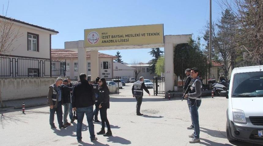 Bolu&rsquo;da Okul &Ccedil;evrelerinde Uyuşturucu Uygulaması