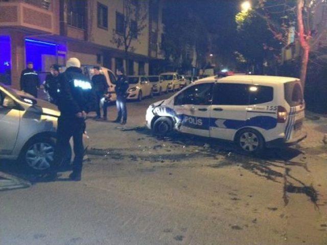 Avcılar'da Trafik Kazası: 1'i Polis, 2 Yaralı