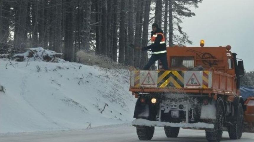 Uludağ -12 Oldu, Ekipler Yolları Tuzladı