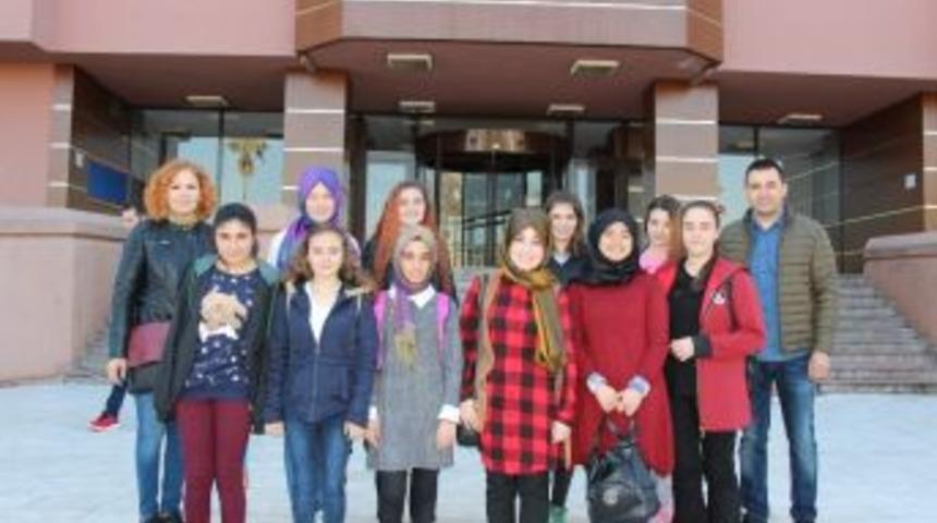 Vezirk&ouml;pr&uuml;l&uuml; &Ouml;ğrenciler Avrupa&rsquo;ya A&ccedil;ıldı