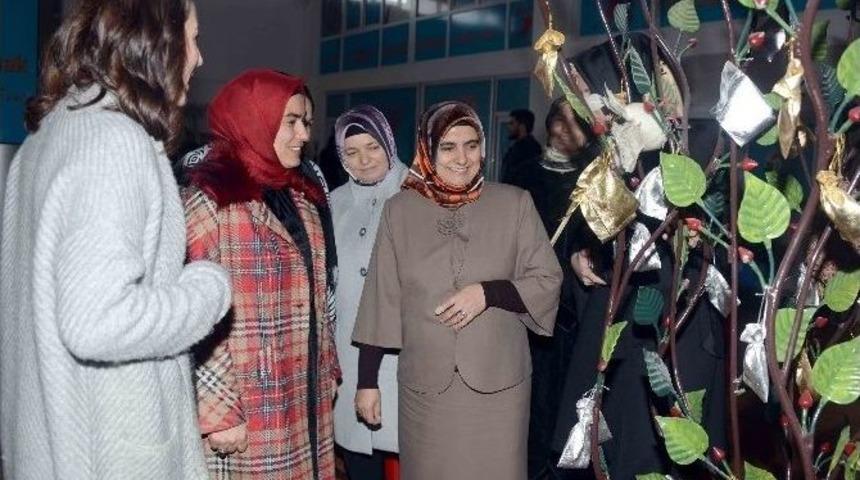 Vali Vasip Şahin&rsquo;in Eşi, Tuzla Belediyesi G&ouml;n&uuml;l Elleri &Ccedil;arşısı&rsquo;nı Ziyaret Etti