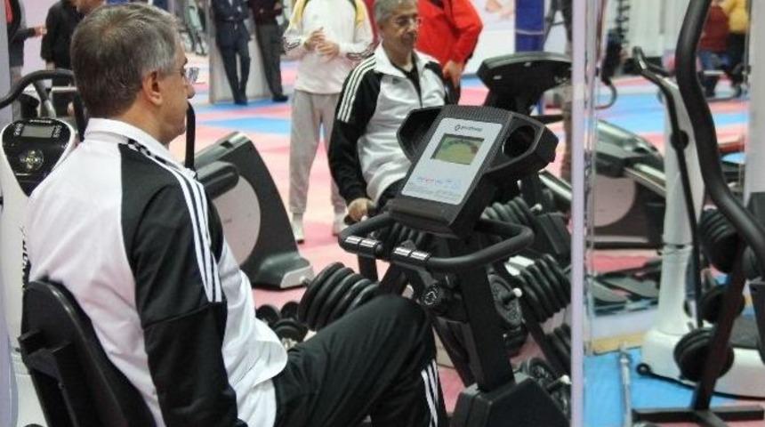 Elazığ&rsquo;da Kadınlardan Sonra Erkeklere De &Uuml;cretsiz Spor Merkezi