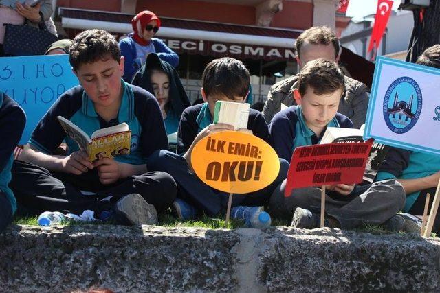 Edirne’de Caddede Kitap Okudular
