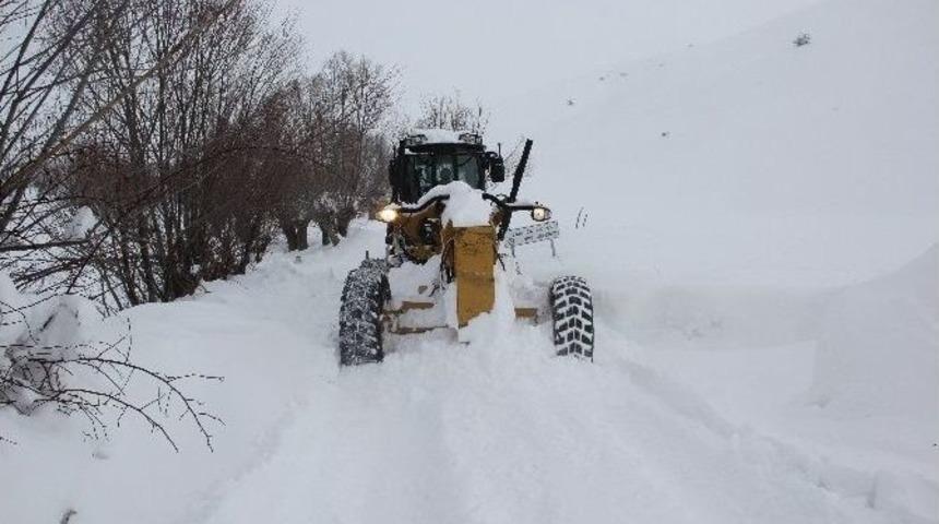 Erzincan Da 115 K&ouml;y Yolu Ulaşıma A&ccedil;ıldı