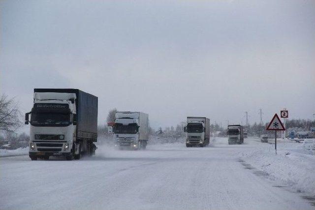 Erzincan Da 115 Köy Yolu Ulaşıma Açıldı