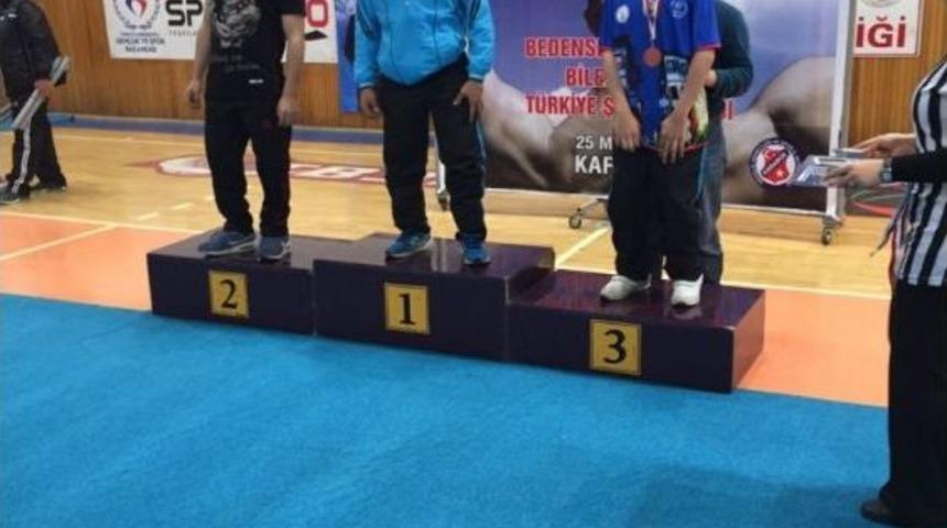 B&uuml;y&uuml;kşehirli Sporcular Engel Tanımadı