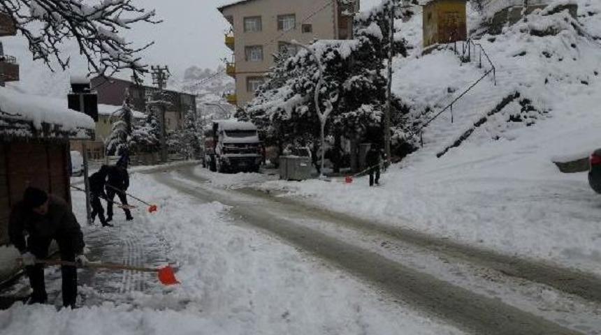 G&uuml;m&uuml;şhane&rsquo;De Okullara Kar Tatili