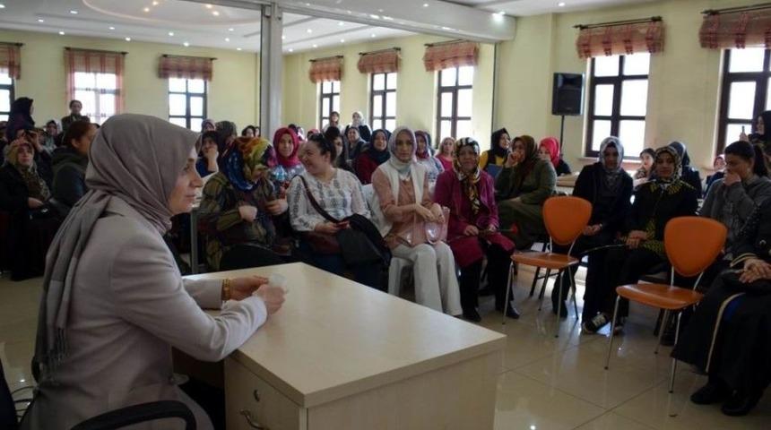 Ak Parti Milletvekilleri Referandum &Ccedil;alışmalarını S&uuml;rd&uuml;r&uuml;yor