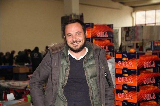 Kilosu 20 Liradan Satılan Çilek El Yakıyor 1