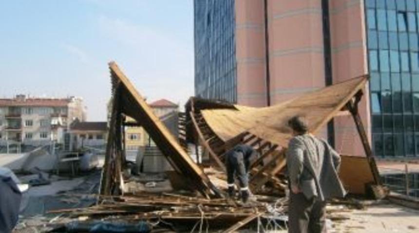 İzmit Belediyesinden Kaçak Yapıya Geçit Yok