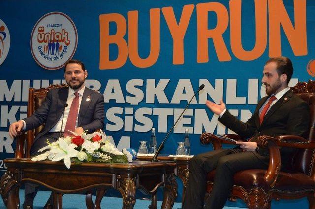 Kabinenin En Genç Bakanı Trabzon’da Gençlerle Buluştu