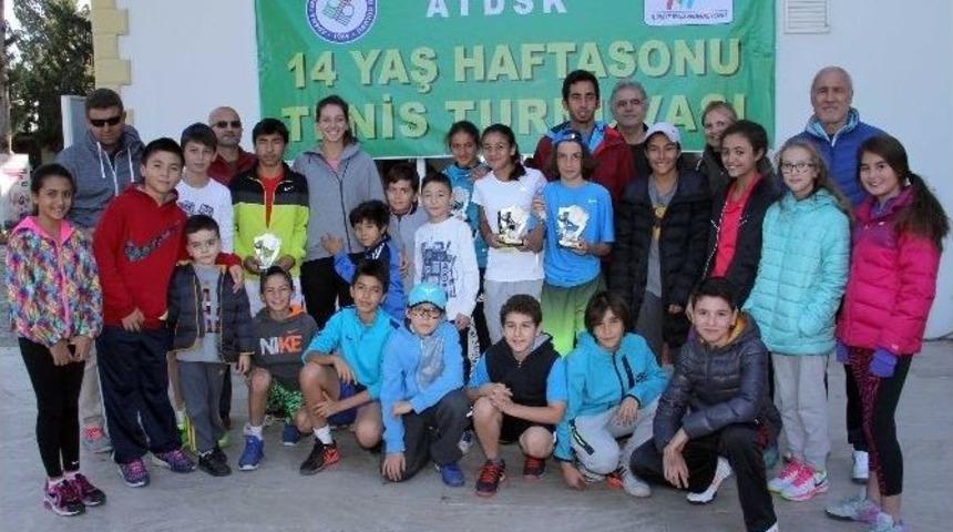 14 Yaşın Kupaları İpek Soylu&rsquo;dan