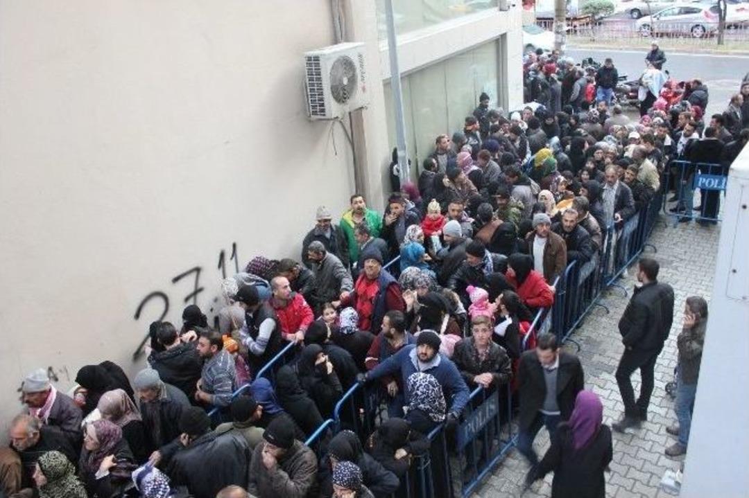 Suriyeliler N&uuml;fus M&uuml;d&uuml;rl&uuml;ğ&uuml;ne Akın Etti