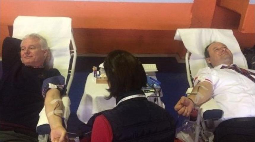 Edirne Yıldırım Beyazıt Anadolu Lisesi&rsquo;nde Kan Bağışı