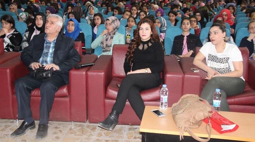 Elazığ’da Öğrencilere Sağlık Semineri Verildi