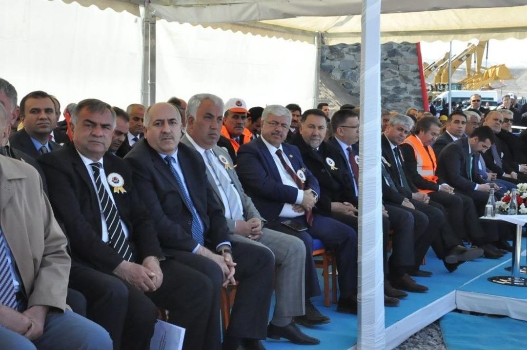 Bakan Ahmet Arslan Kağızman&rsquo;da