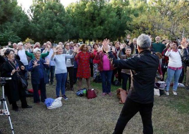 'yaşlı Üniversitesi'nde Dersler Başladı