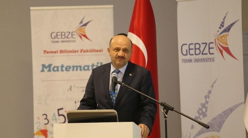 Bakan Işık, Mıt&rsquo;a Rakip Olarak Gebze Teknik &Uuml;niversitesi&rsquo;ni G&ouml;sterdi