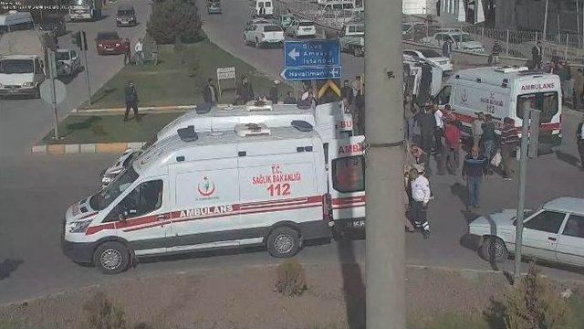 Tokat’ta Mobese Kameralarına Yansıyan İlginç Trafik Kazaları