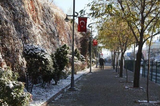 2 Gündür Yağan Kar Yozgat’ı Beyaza Bürüdü