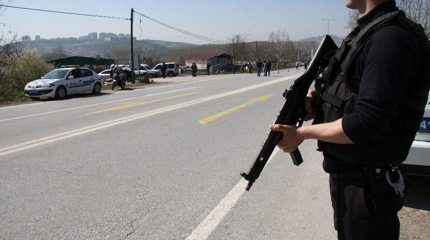 Kandıra Cezaevi Yolunda Hdp &Ouml;nlemi